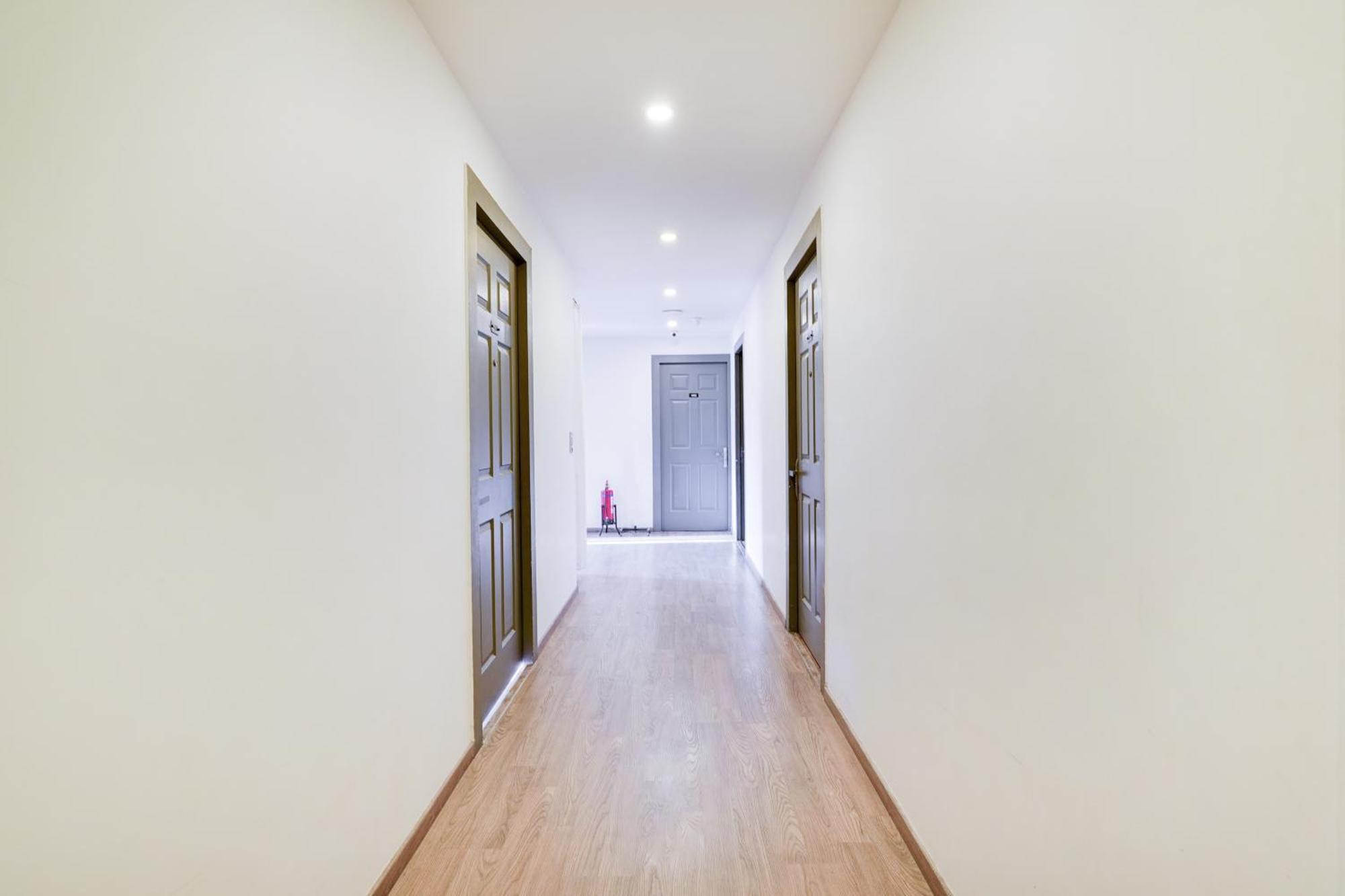 Super Townhouse Btm Layout Near Madiwala Lake Formerly Q Rooms Bangalore Exterior photo
