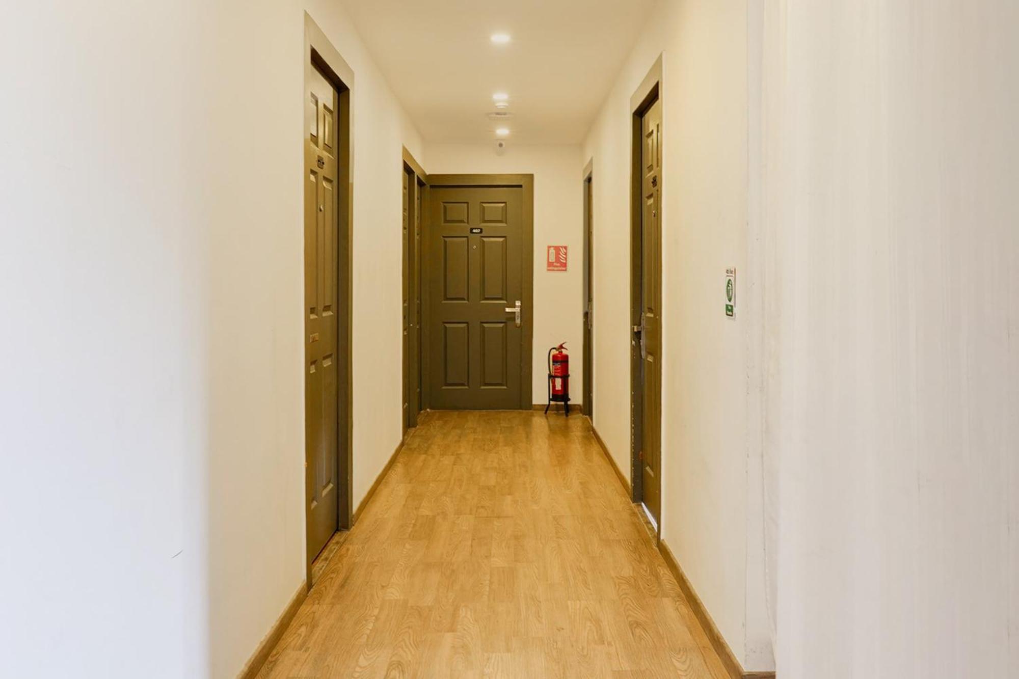 Super Townhouse Btm Layout Near Madiwala Lake Formerly Q Rooms Bangalore Exterior photo